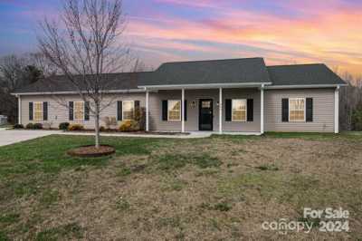 Home For Sale in Lexington, North Carolina