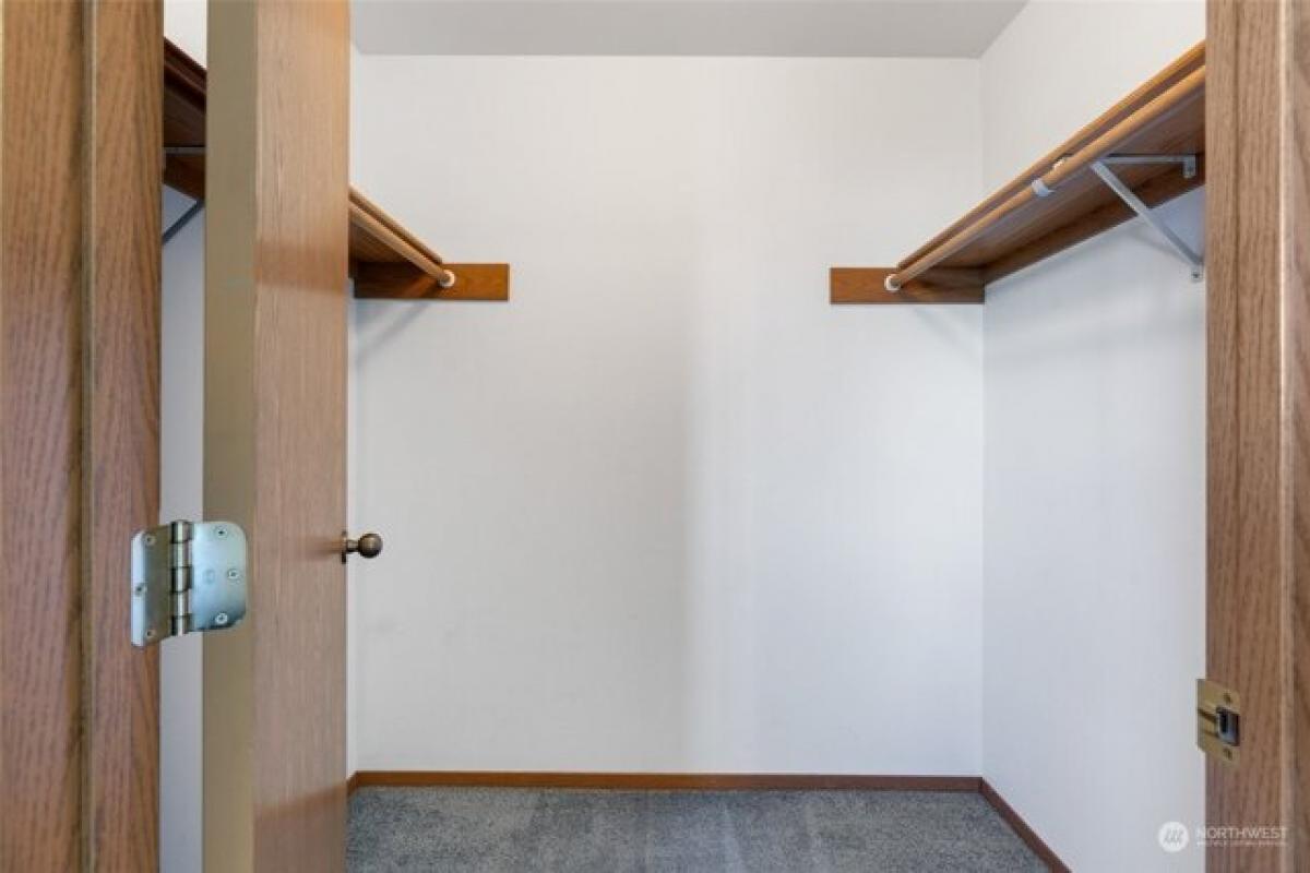 Picture of Home For Sale in Moses Lake, Washington, United States