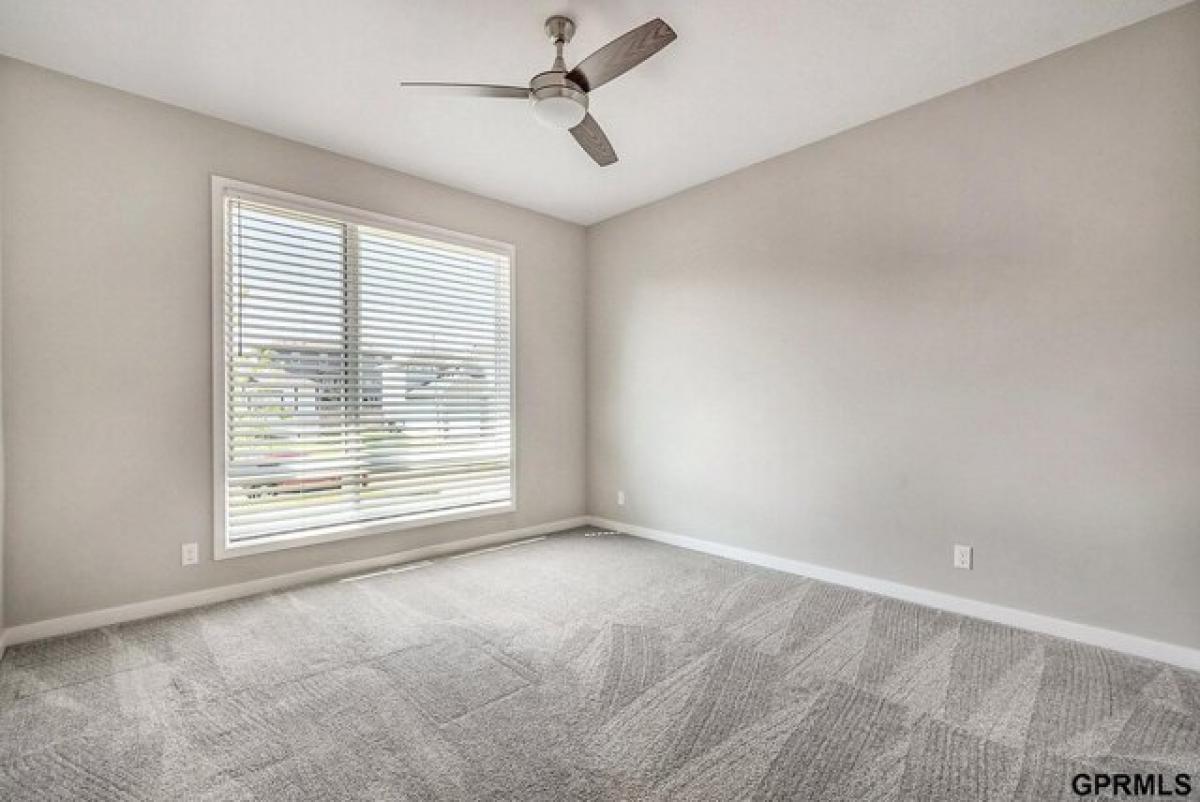 Picture of Home For Sale in Bennington, Nebraska, United States