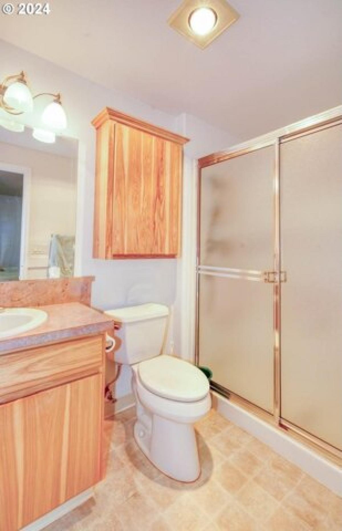 Picture of Home For Sale in McMinnville, Oregon, United States