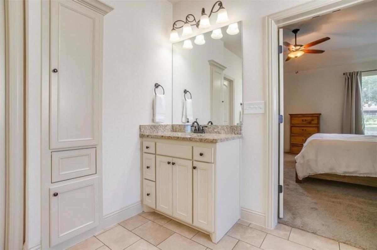 Picture of Home For Sale in Springtown, Texas, United States