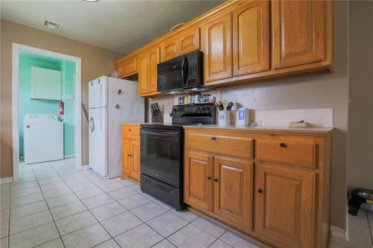 Picture of Home For Sale in Rogers, Arkansas, United States