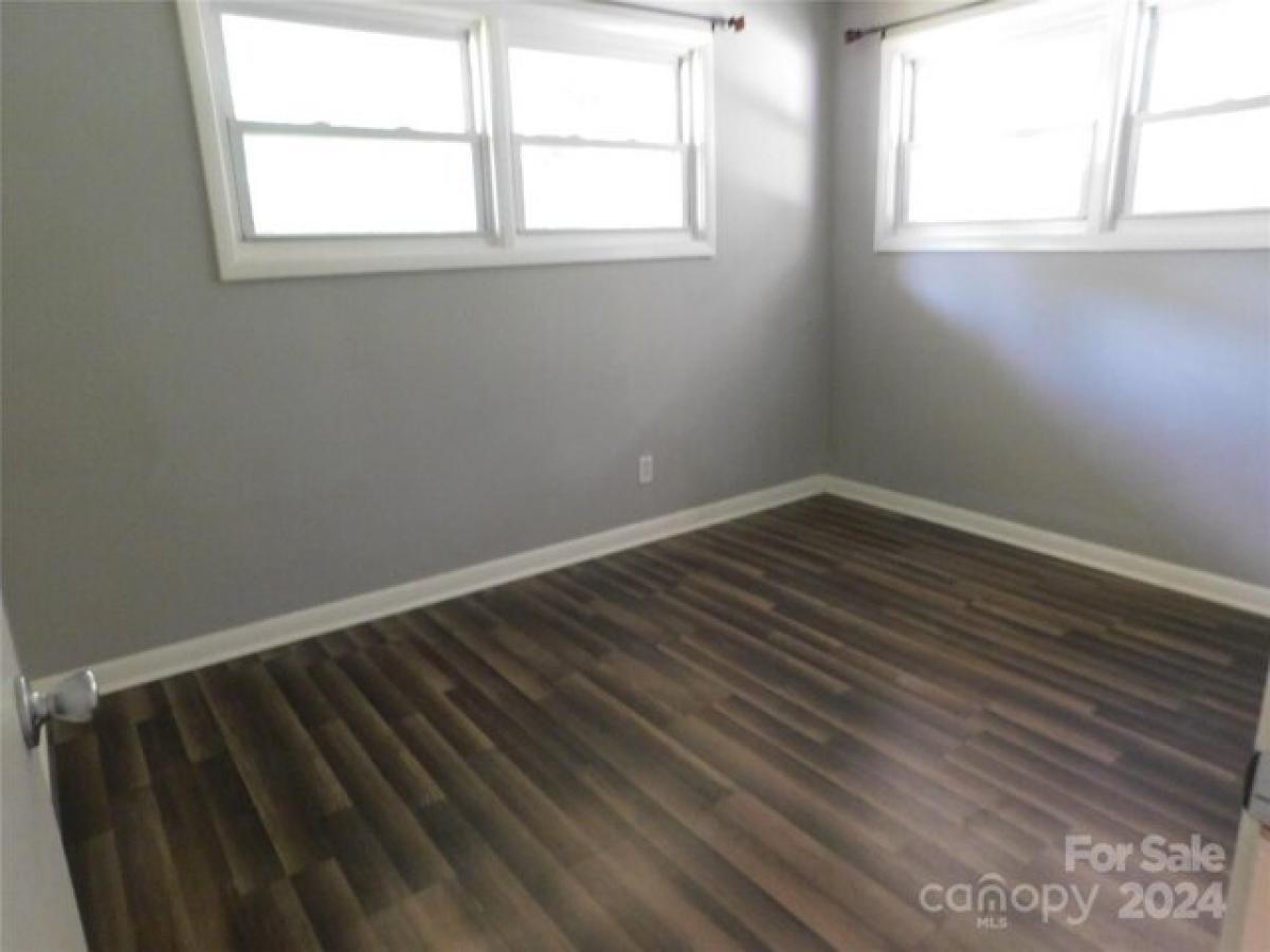 Picture of Home For Sale in Salisbury, North Carolina, United States