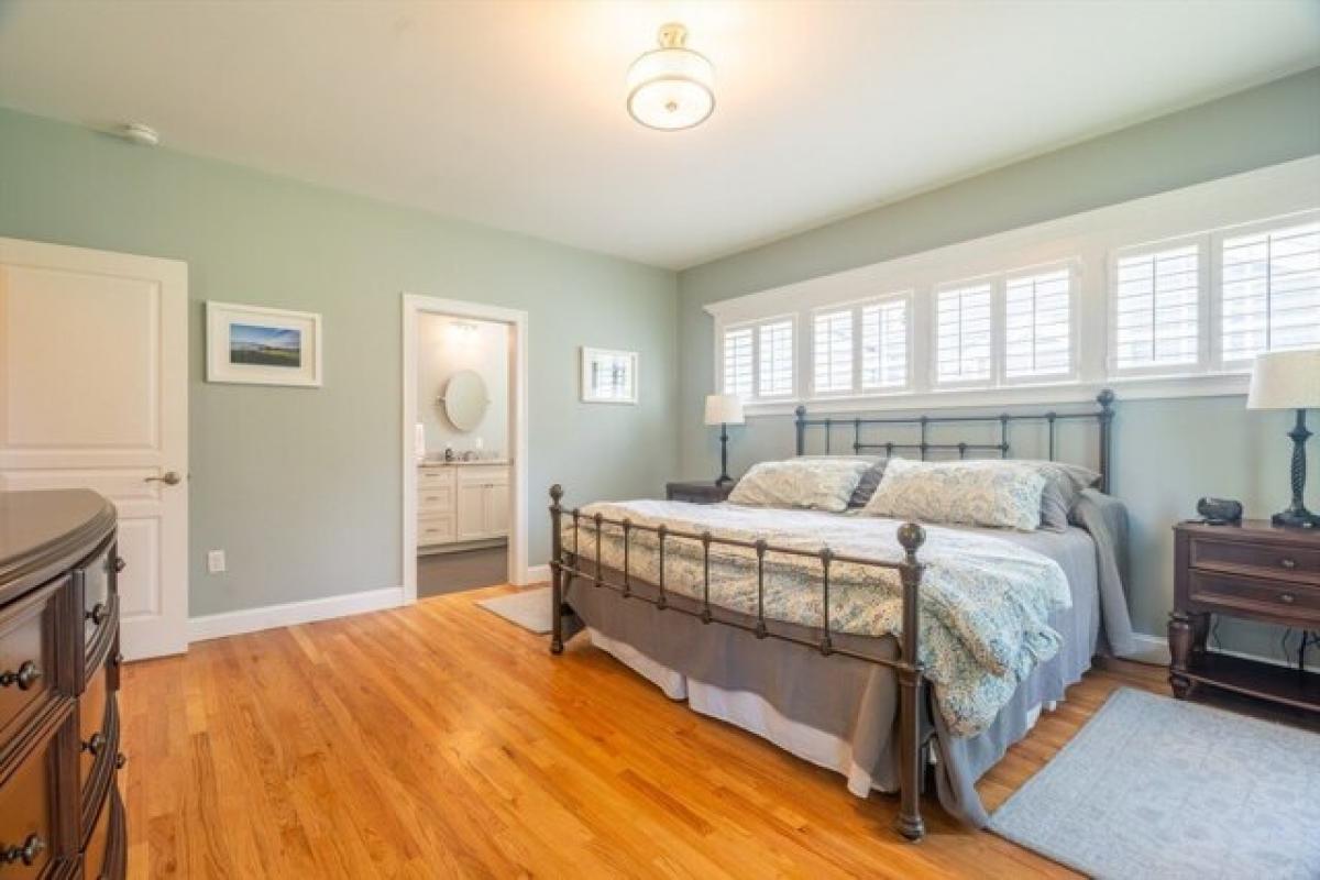 Picture of Home For Sale in Lowell, Massachusetts, United States