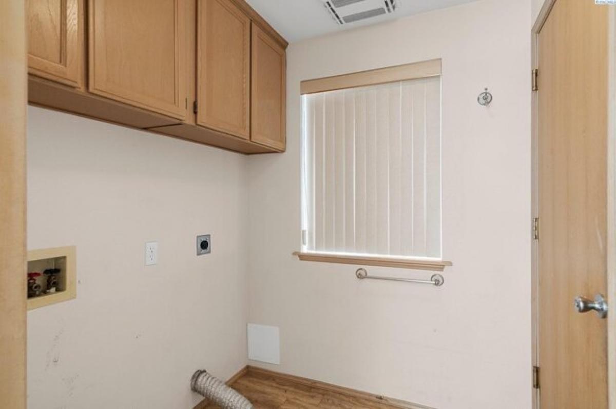 Picture of Home For Sale in Kennewick, Washington, United States