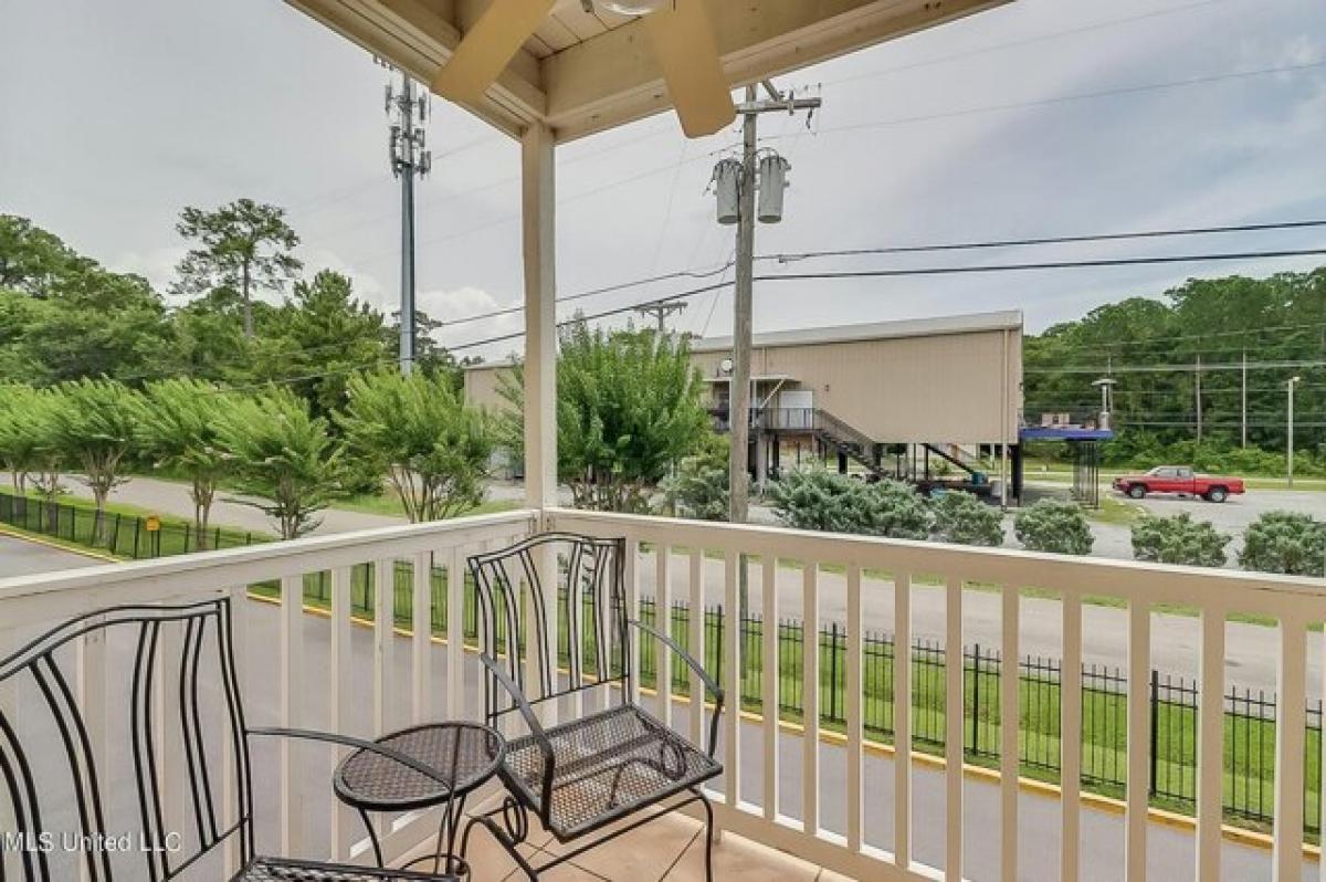 Picture of Home For Sale in Ocean Springs, Mississippi, United States