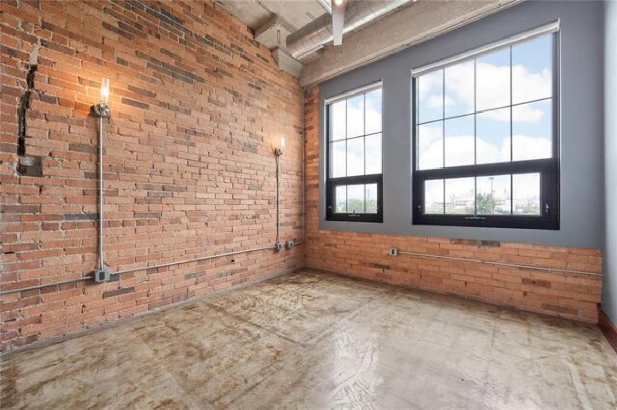 Picture of Home For Sale in Cedar Rapids, Iowa, United States