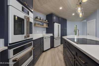 Home For Sale in Ocean Springs, Mississippi