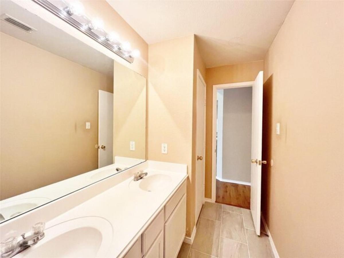 Picture of Home For Sale in Crowley, Texas, United States