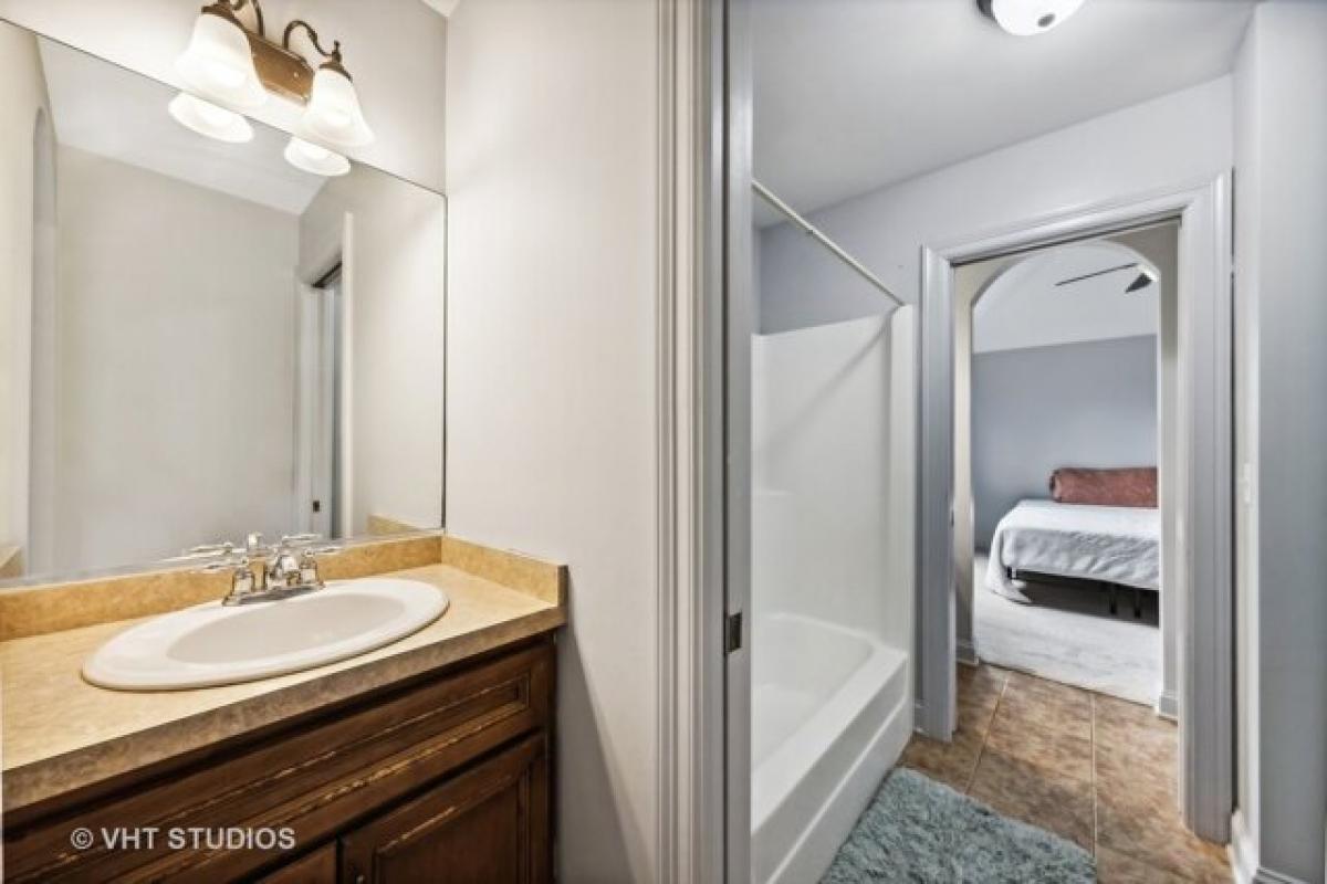 Picture of Home For Sale in Plainfield, Illinois, United States