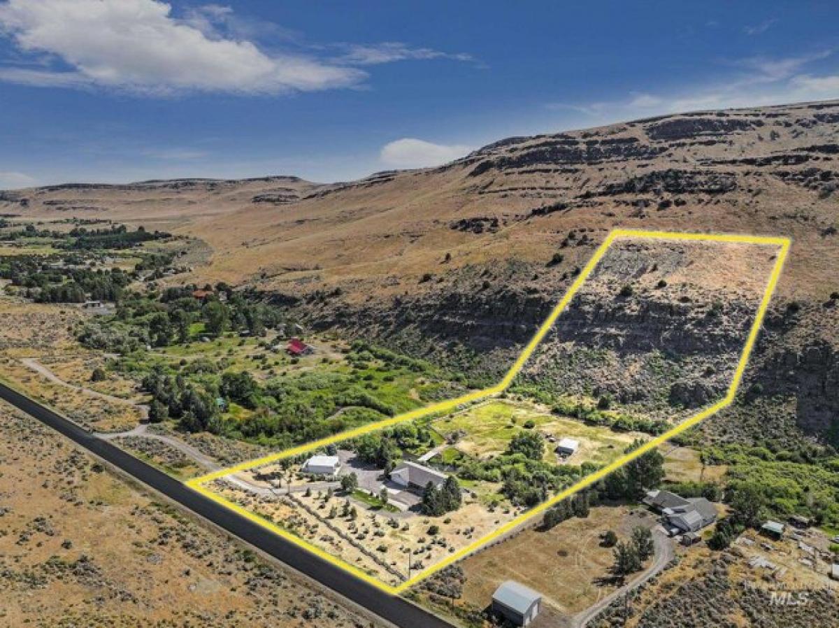 Picture of Home For Sale in Hansen, Idaho, United States