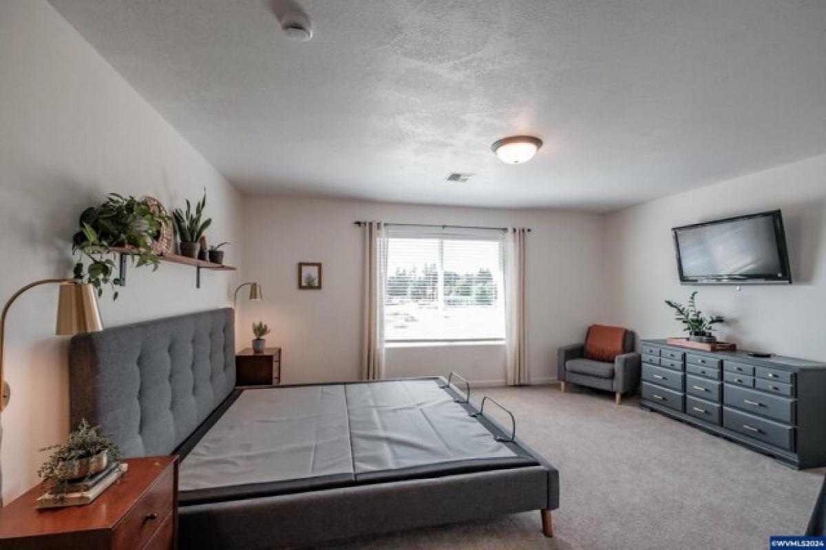 Picture of Home For Sale in Albany, Oregon, United States