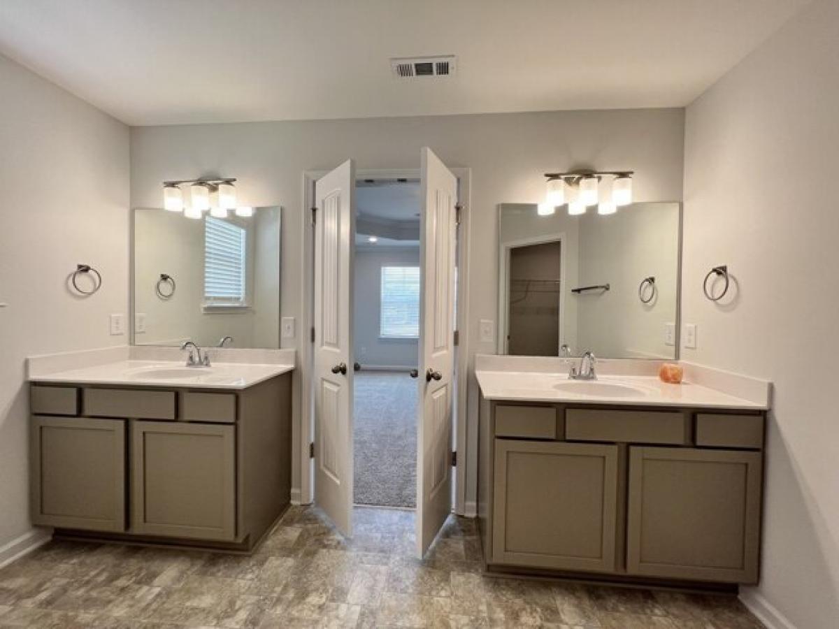 Picture of Home For Sale in Shelbyville, Tennessee, United States