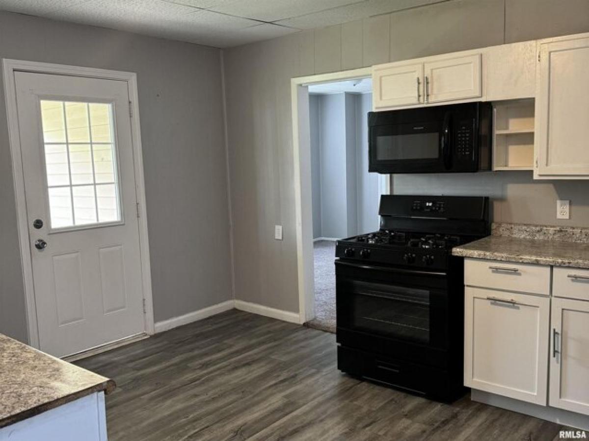 Picture of Home For Sale in Moline, Illinois, United States