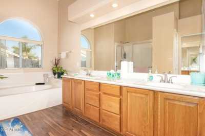 Home For Sale in Glendale, Arizona