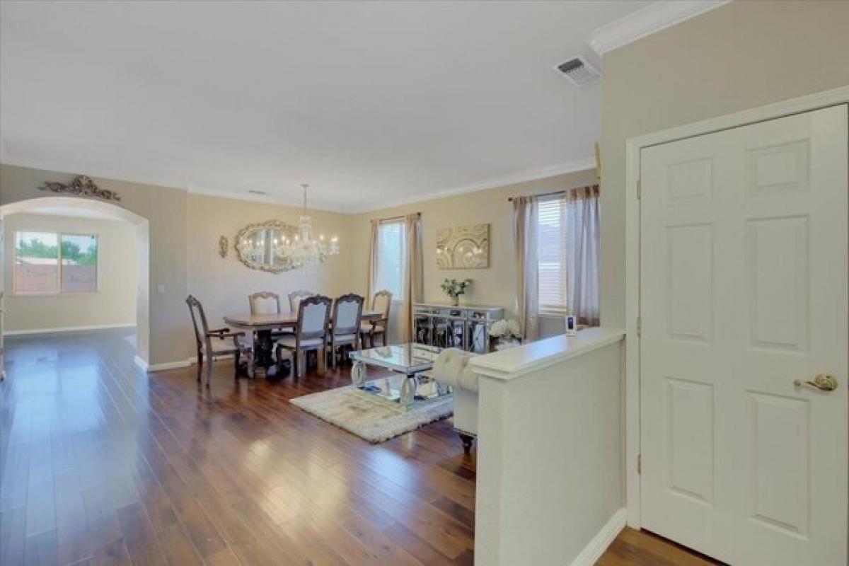 Picture of Home For Sale in Yuba City, California, United States