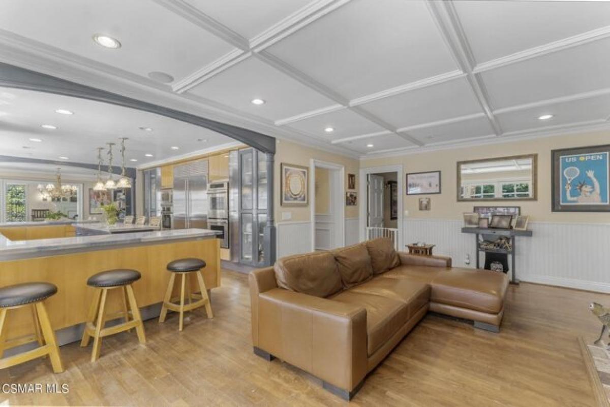 Picture of Home For Sale in Westlake Village, California, United States