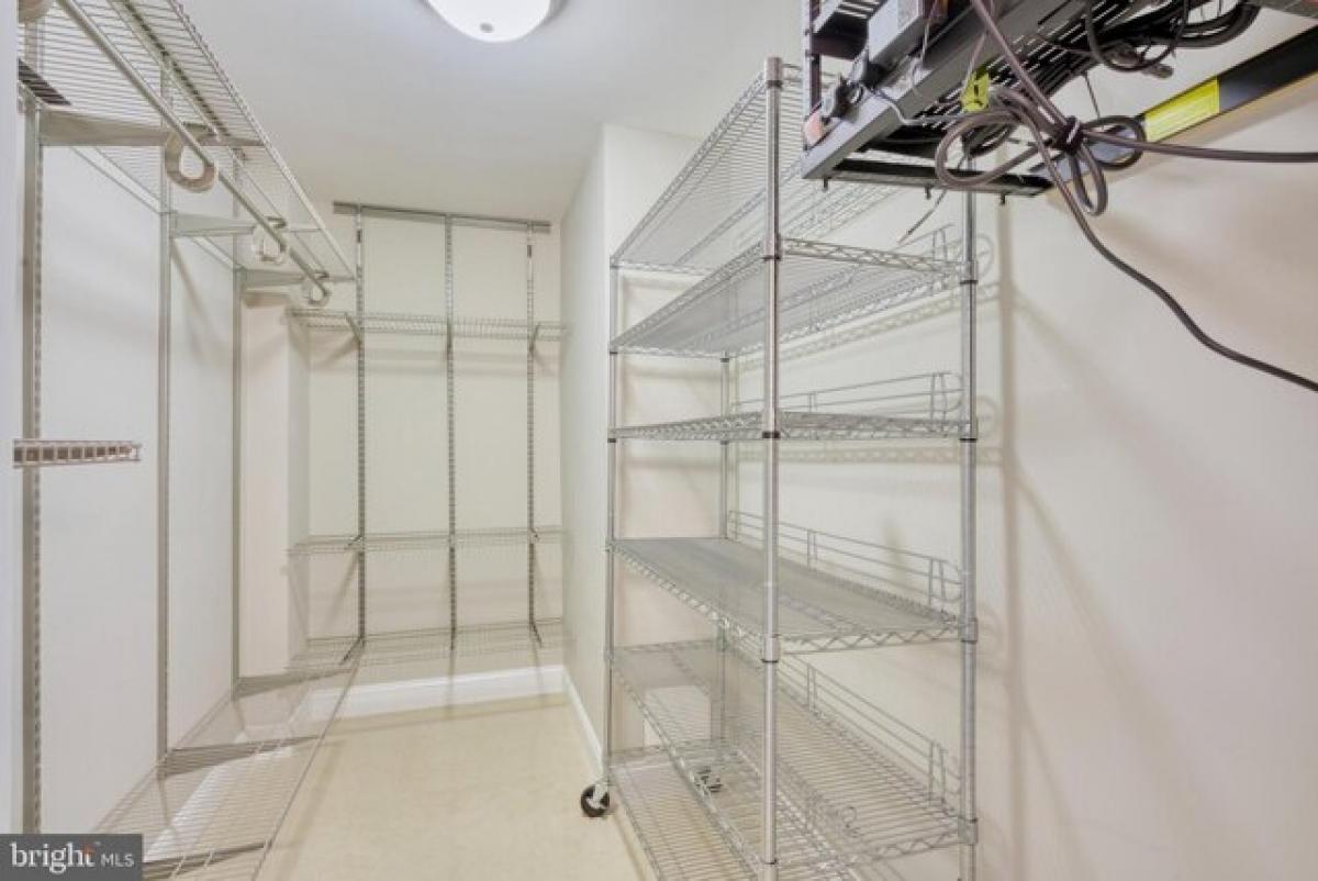 Picture of Home For Sale in McLean, Virginia, United States