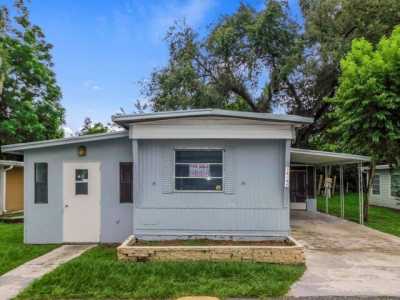 Home For Sale in Zephyrhills, Florida