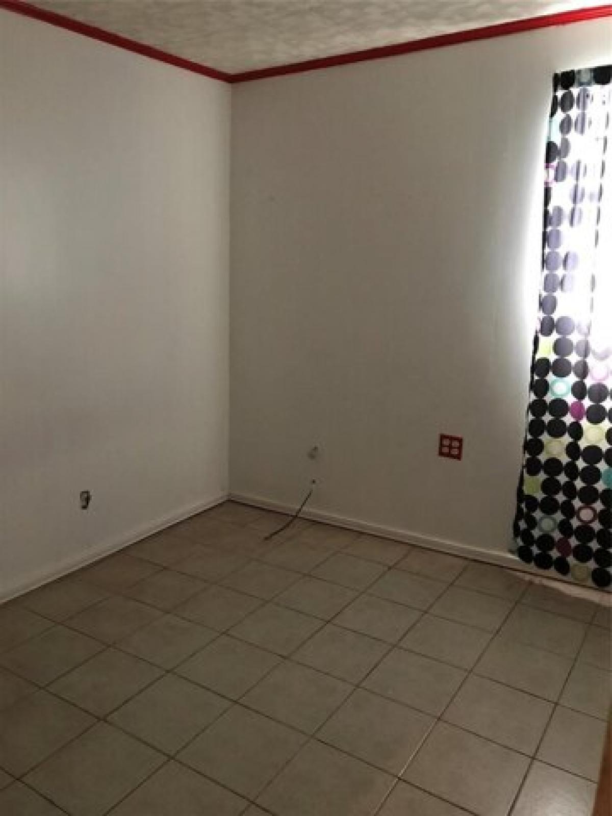 Picture of Home For Sale in Sherman, Texas, United States