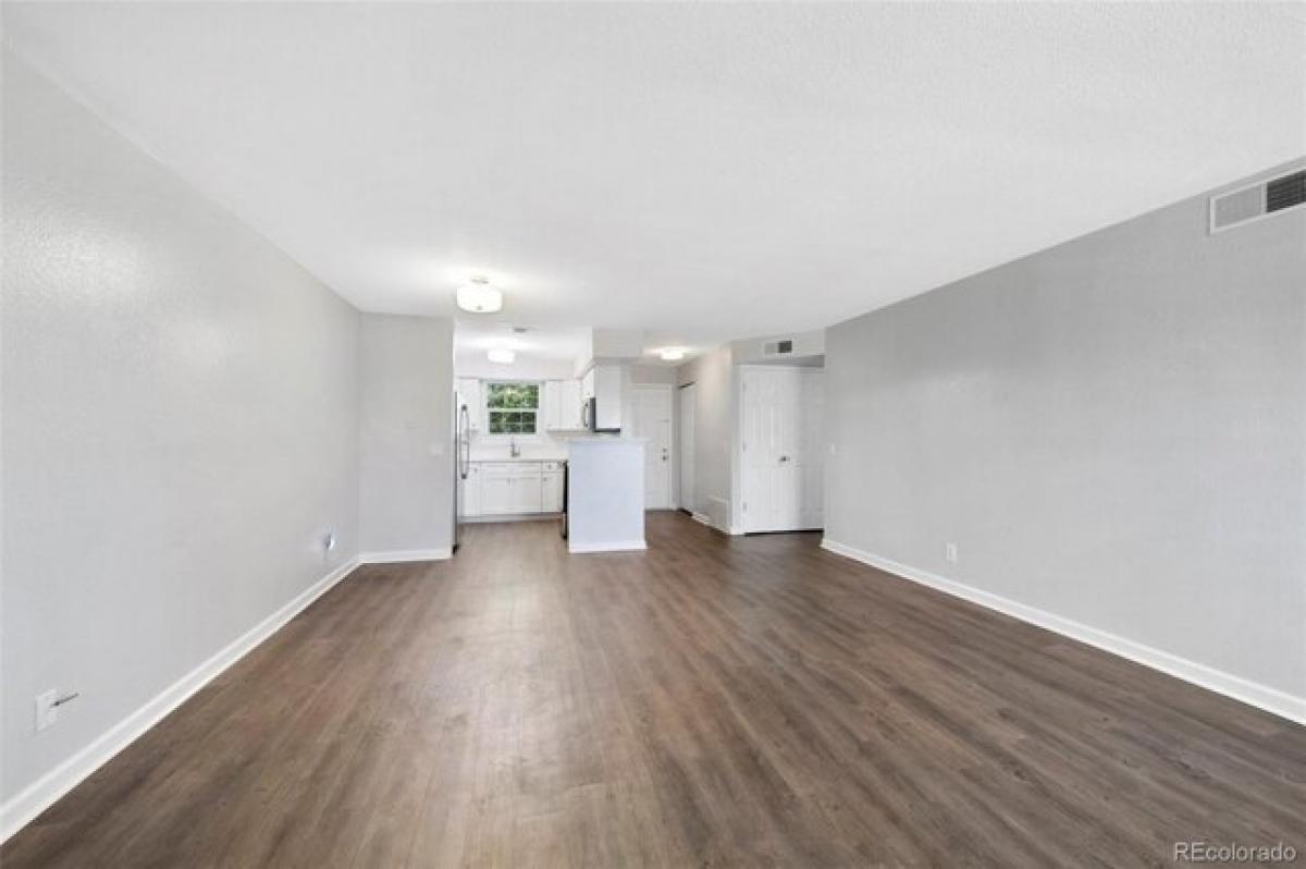 Picture of Home For Sale in Centennial, Colorado, United States