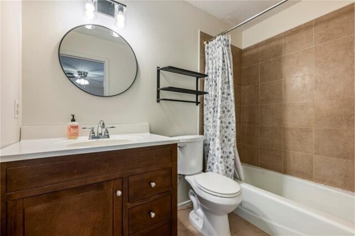 Picture of Home For Sale in Fayetteville, Arkansas, United States