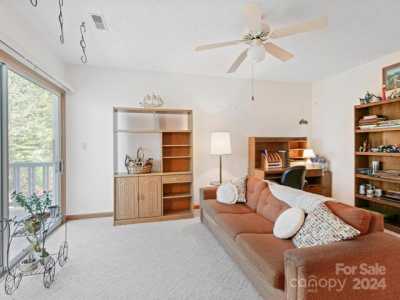 Home For Sale in Hendersonville, North Carolina