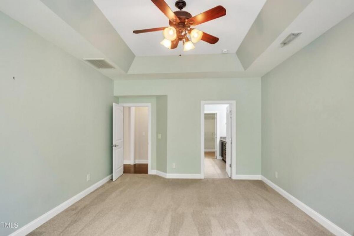 Picture of Home For Sale in Clayton, North Carolina, United States