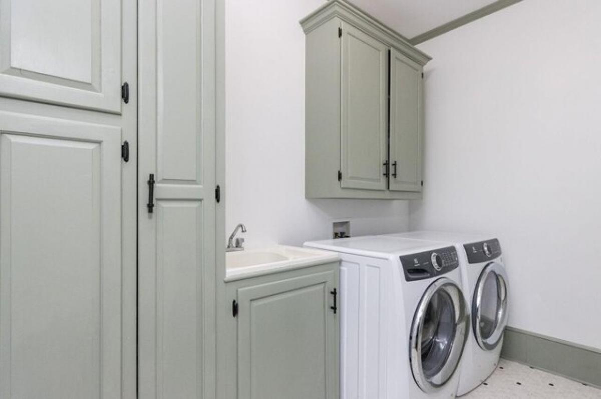 Picture of Home For Sale in Goldsboro, North Carolina, United States