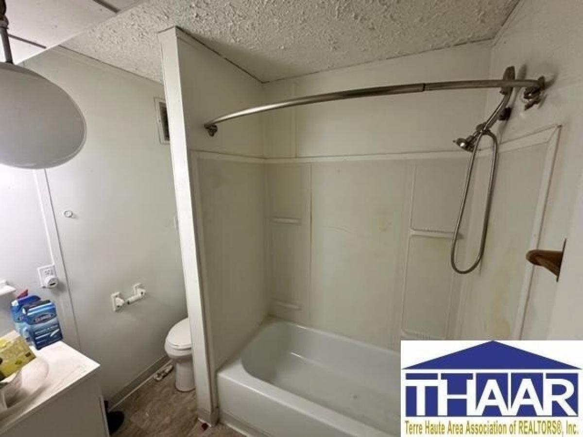 Picture of Home For Sale in Terre Haute, Indiana, United States