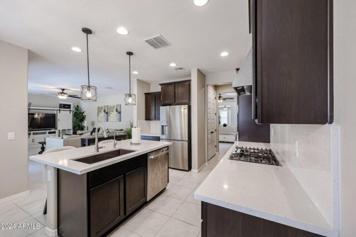 Picture of Home For Sale in Glendale, Arizona, United States