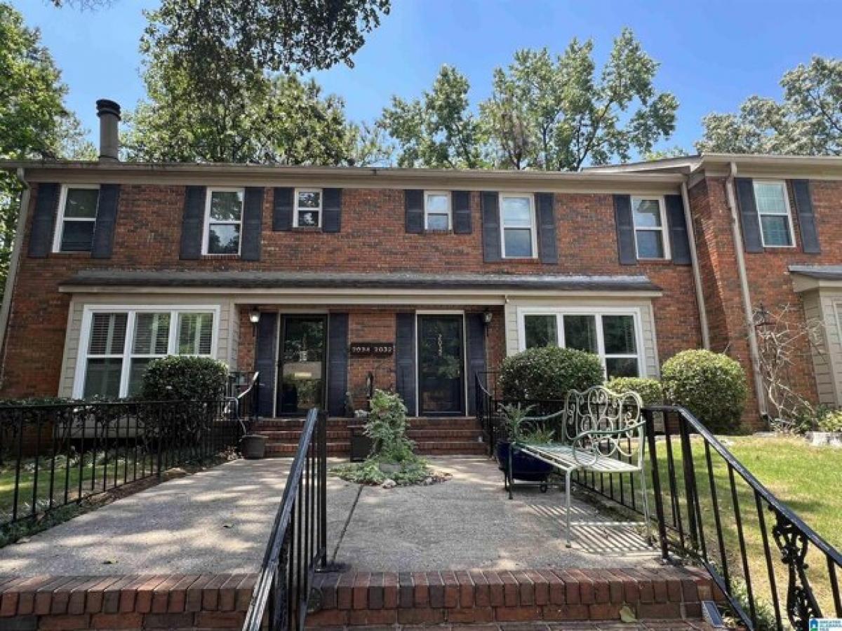 Picture of Home For Sale in Vestavia Hills, Alabama, United States