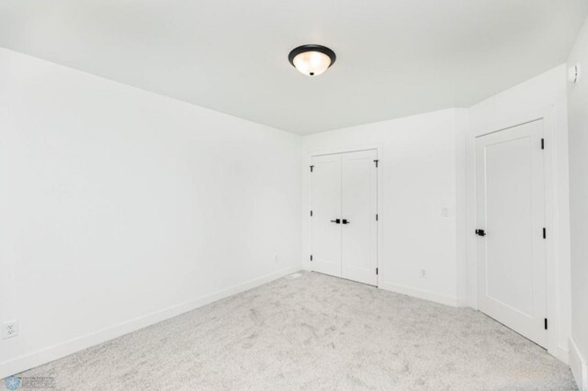 Picture of Home For Sale in Moorhead, Minnesota, United States