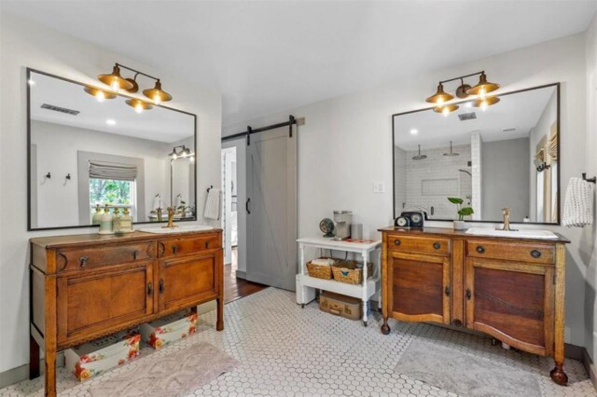 Picture of Home For Sale in Midlothian, Texas, United States