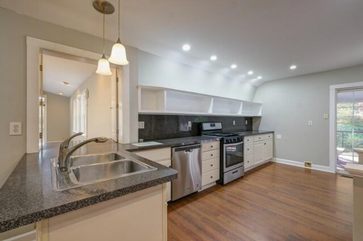 Picture of Home For Sale in Franklin, North Carolina, United States