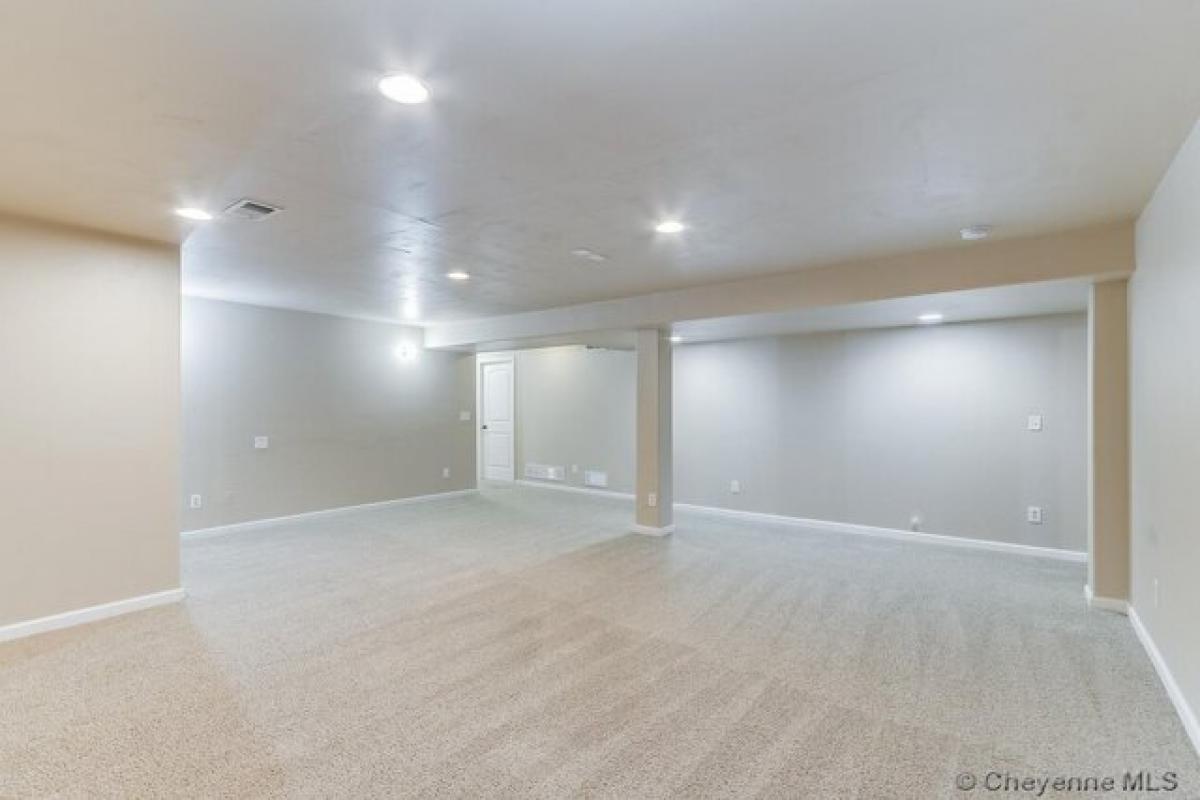 Picture of Home For Sale in Cheyenne, Wyoming, United States