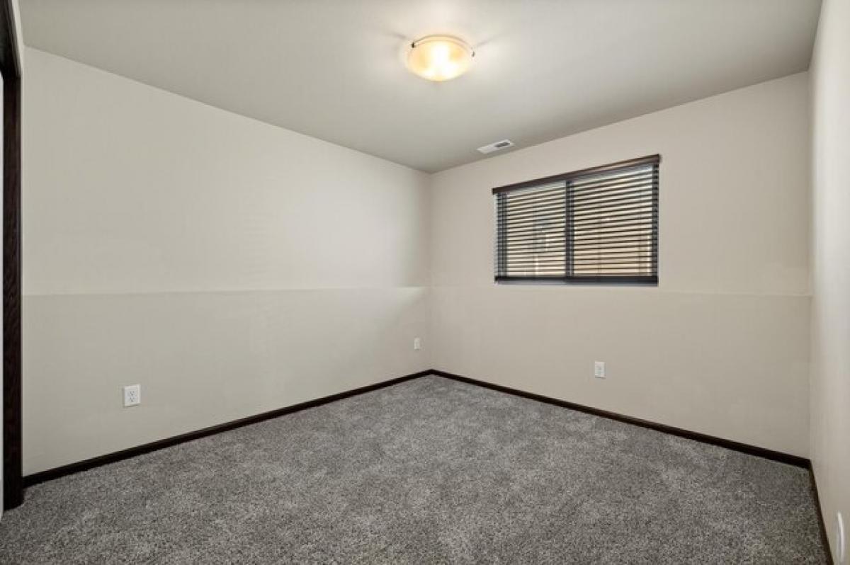 Picture of Home For Sale in Rapid City, South Dakota, United States