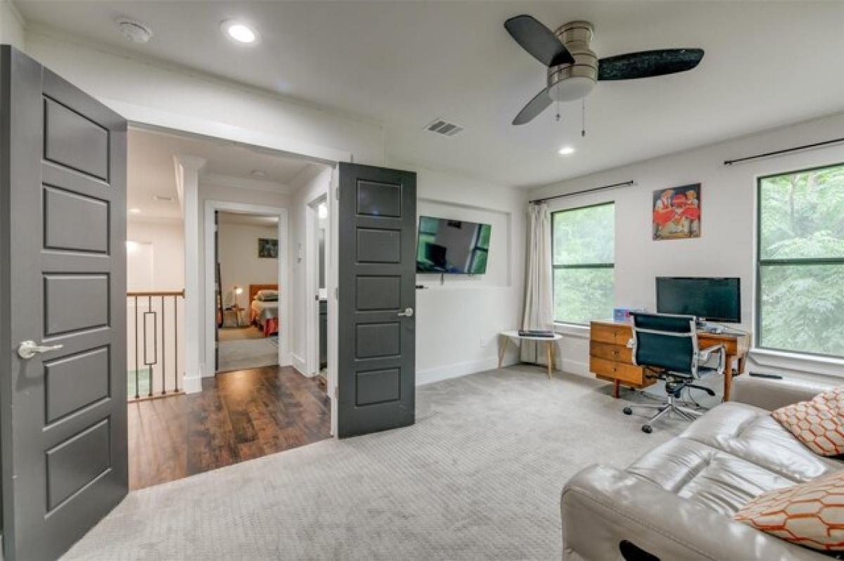 Picture of Home For Sale in Midlothian, Texas, United States