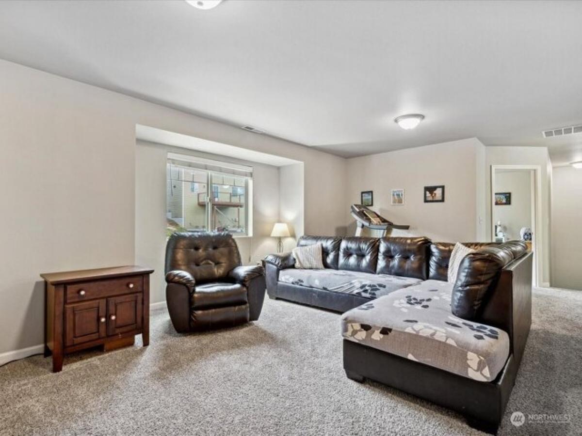 Picture of Home For Sale in Bremerton, Washington, United States