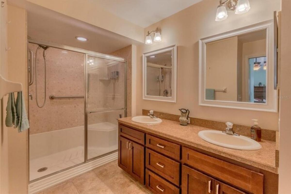 Picture of Home For Sale in Palm Harbor, Florida, United States