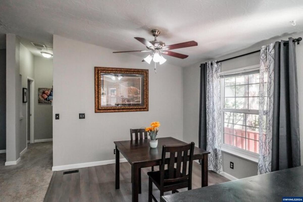 Picture of Home For Sale in Albany, Oregon, United States