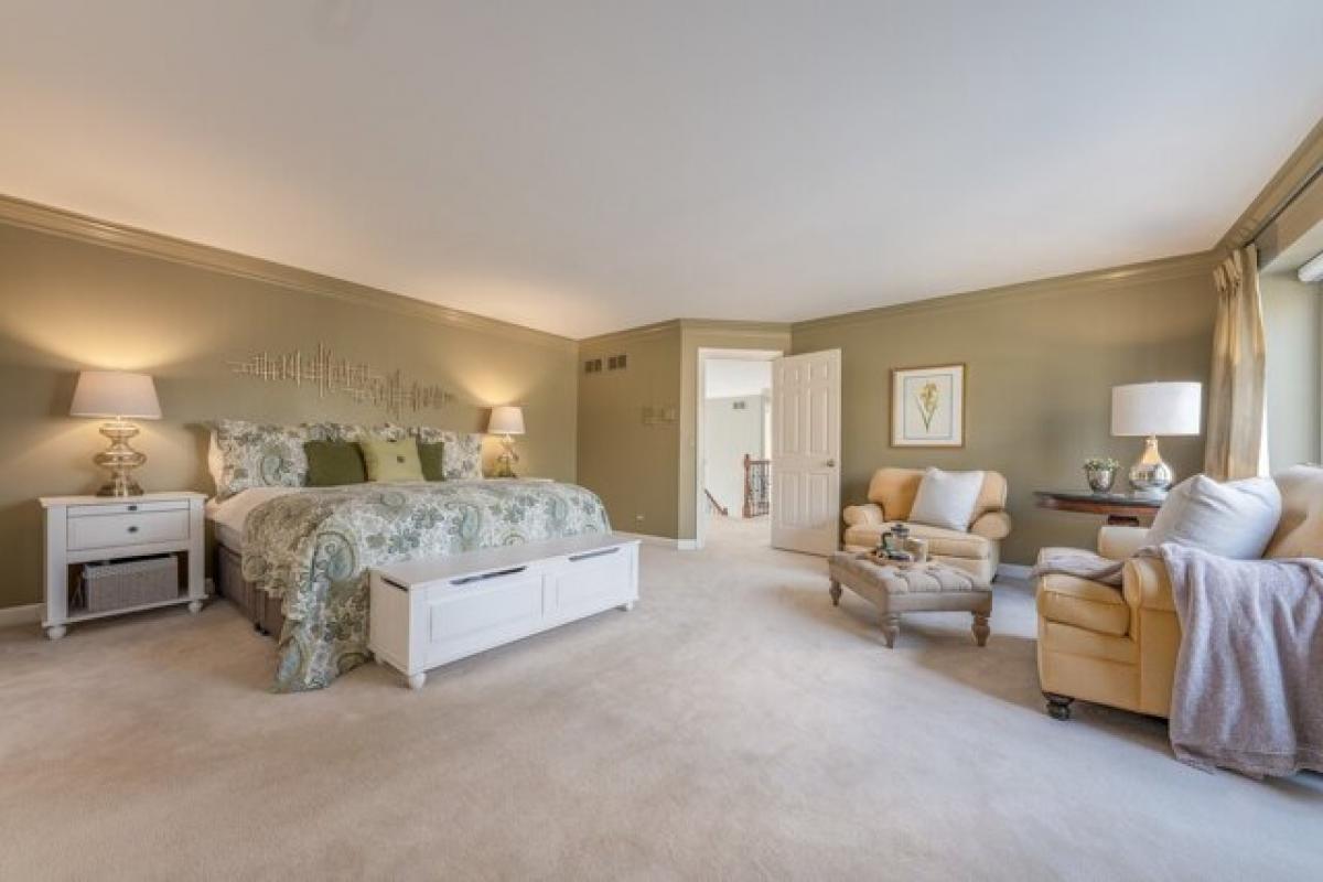 Picture of Home For Sale in Saint Charles, Illinois, United States