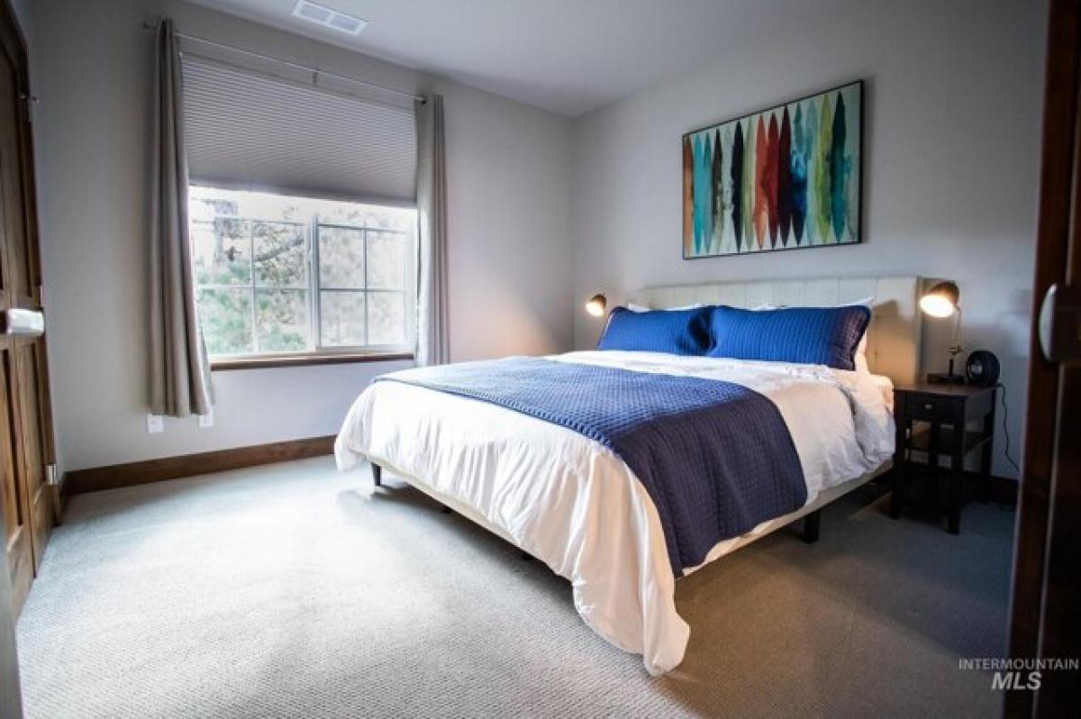 Picture of Home For Sale in McCall, Idaho, United States