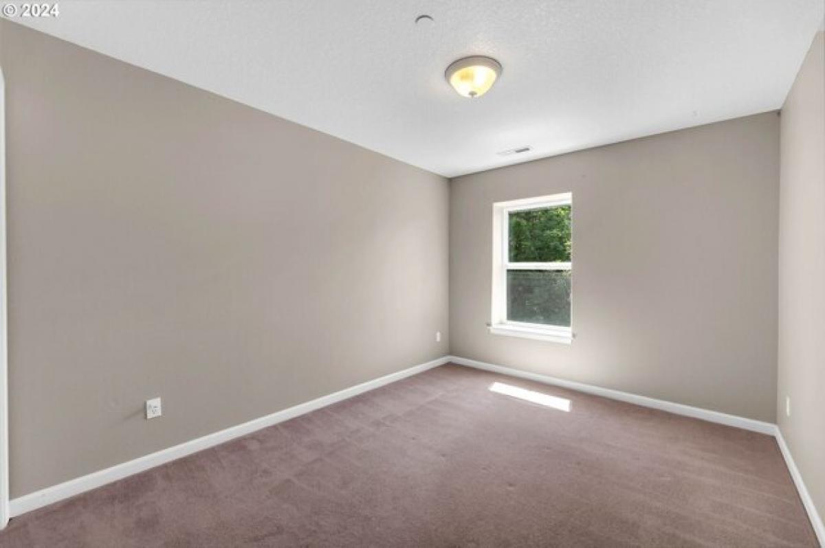 Picture of Home For Sale in Camas, Washington, United States