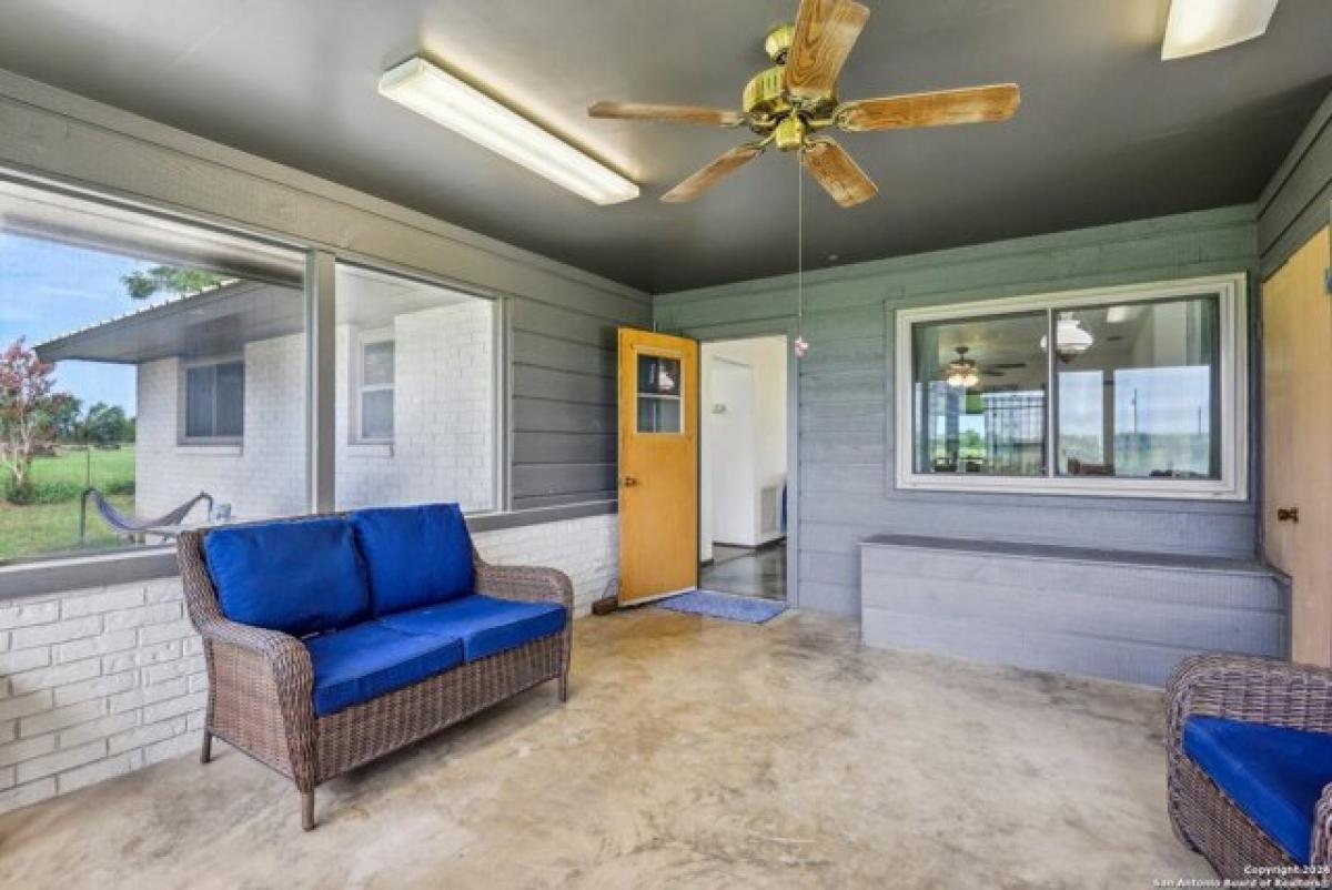 Picture of Home For Sale in Seguin, Texas, United States