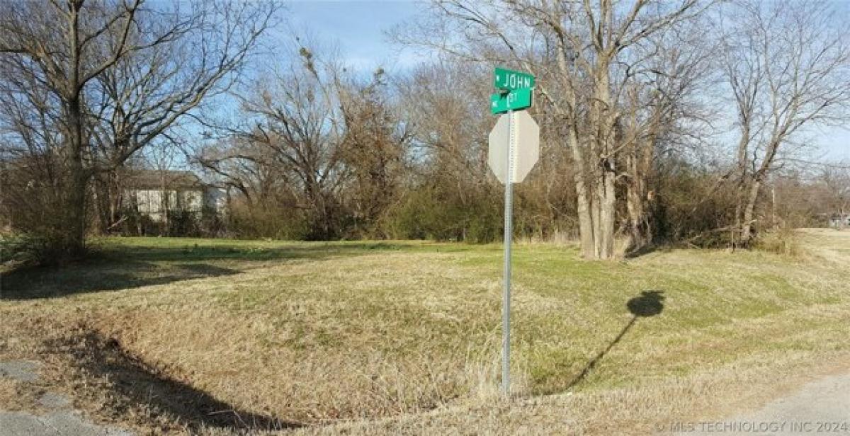 Picture of Residential Land For Rent in Henryetta, Oklahoma, United States