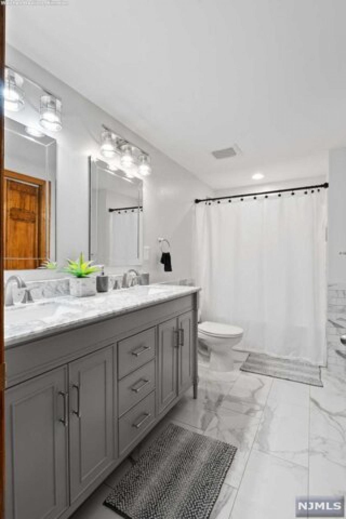 Picture of Home For Sale in Vernon, New Jersey, United States