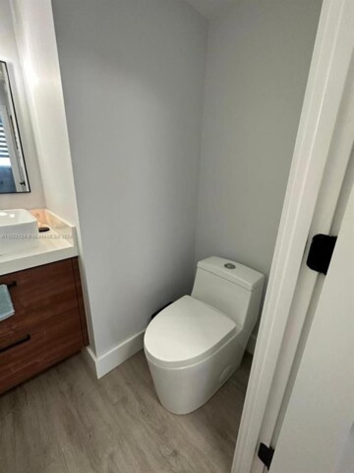 Picture of Home For Sale in North Miami, Florida, United States