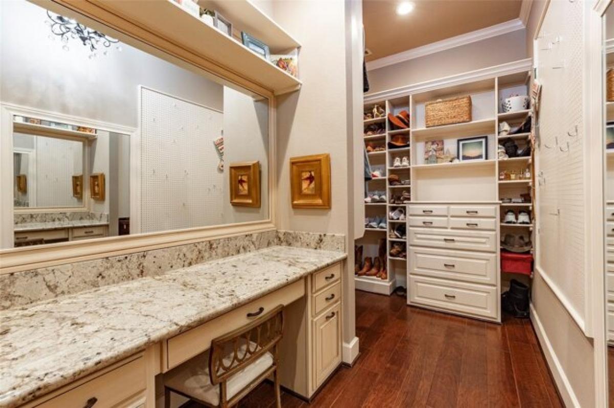 Picture of Home For Sale in Friendswood, Texas, United States