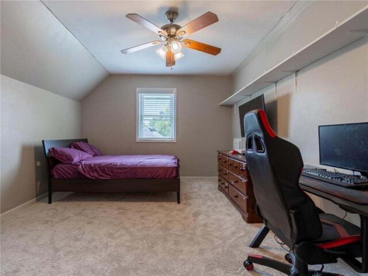 Picture of Home For Sale in Blue Springs, Missouri, United States